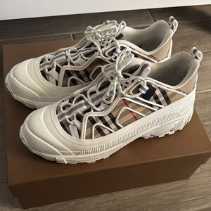 Stylish Burberry Beige and White Mens Sneakers